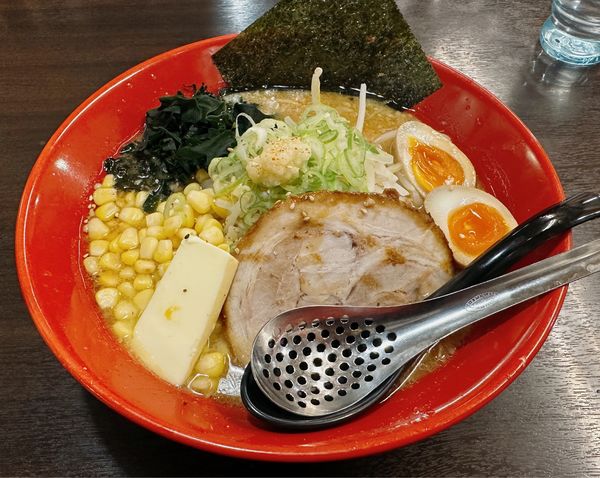 「赤の玉バターコーン」@味噌の金子の写真