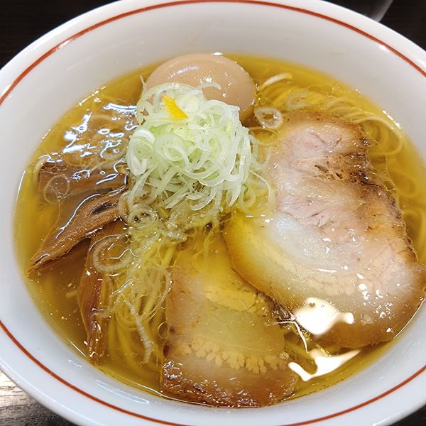 「塩らーめん1000円、味玉200円」@らーめん颯人の写真