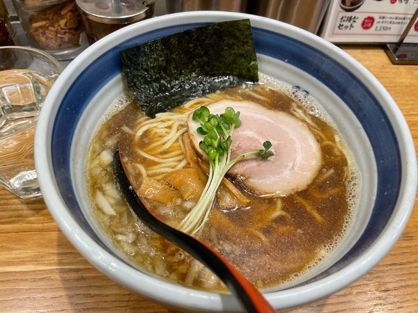 「双麺ラーメン醤油牛すじ煮込み飯セット」@双麺 錦糸町本店の写真