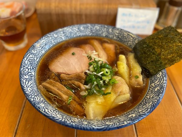 「正油ちゃーしゅー・わんたんめんハーフ（細麺）¥1050」@らーめん森や。の写真