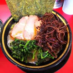 チャーシューメン＋ほうれん草＋きくらげ＋ライス