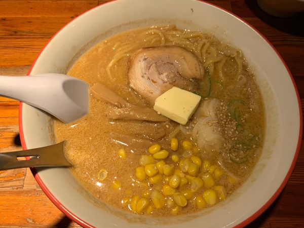 「極みバターコーン味噌」@らーめん たつみ屋の写真