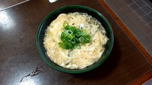 「玉子とじそば」@にしきそば 浜田店の写真