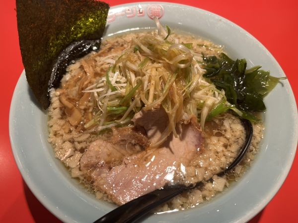 「ネギラーメン（白）、脂多め、麺固め。」@ラーショ マルミャーの写真