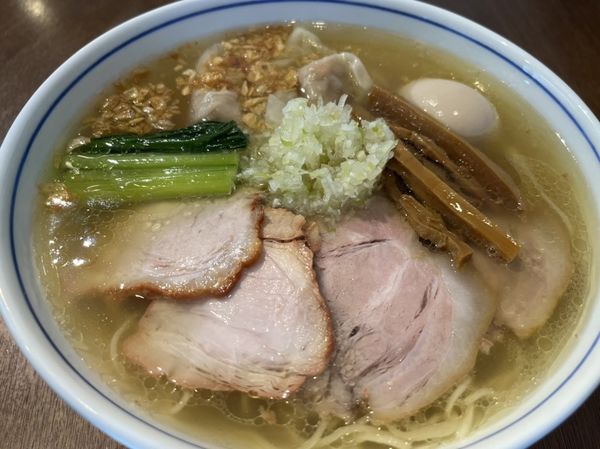 「塩特製らぁ麺」@らぁ麺 すぎ本の写真