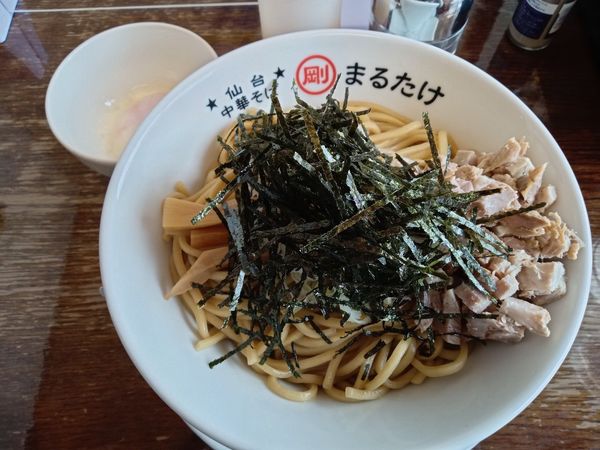 「油そば（温玉）（特盛）」@中華そば まるたけの写真