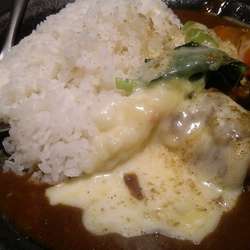 特製ビーフカレー 790円＋ゴーダチーズ 100円