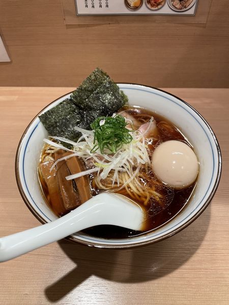 「特製醤油らあ麺」@らぁ麺 くろ渦の写真