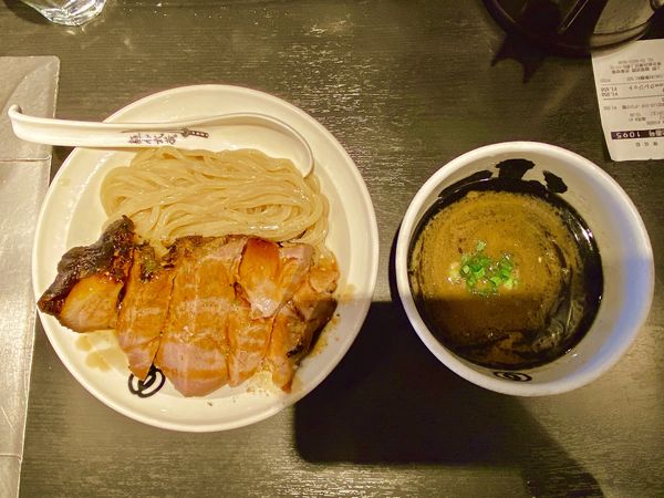 「濃厚黒厚切りローストポークつけ麺:1,650円」@麺屋武蔵 武骨相傳の写真