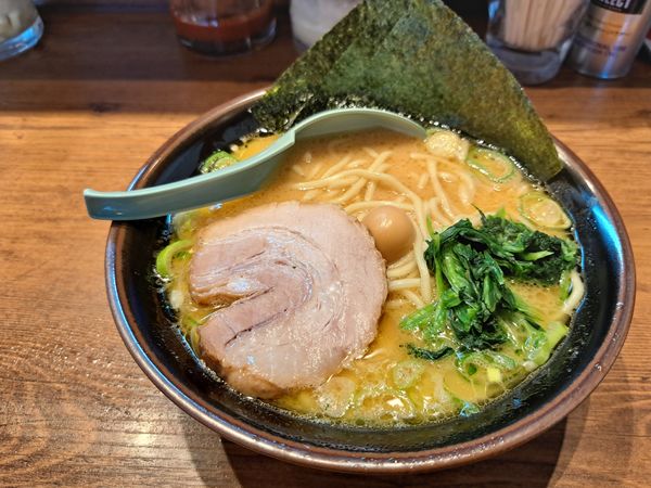 「ラーメン醤油」@横浜家系ラーメン たくみ家 水戸見和店の写真