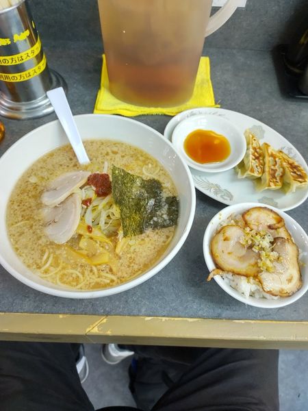 「サービスランチ ハッスルラーメン+餃子3個+煮豚めし」@ハッスルラーメンホンマ 亀戸本店の写真