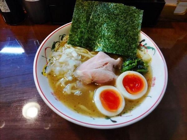 「味玉豚骨醤油ラーメン(並盛)」@こいけのいえけいの写真