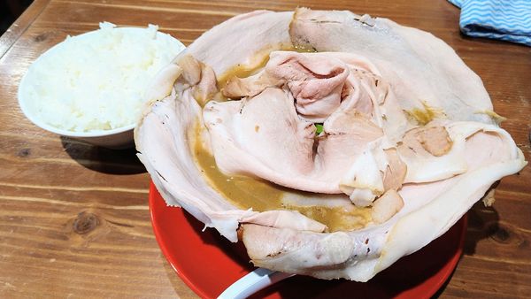 「にぼ味噌ラーメン+花びらチャーシュー・ライス」@長尾中華そば 東京神田店の写真