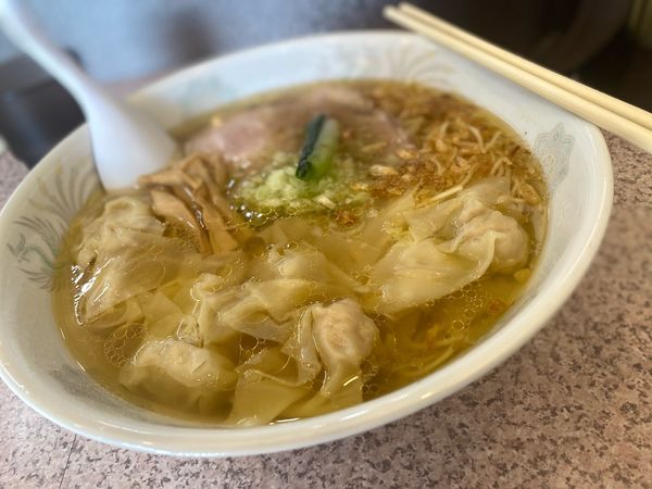 「塩ワンタン麺　大」@ラー麺専門店 こしがやの写真