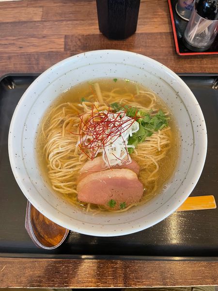 「鴨出汁ラーメン　白醤油」@麺屋 葵の写真