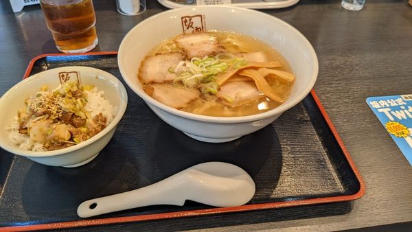 「塩味の喜多方ラーメン　わさび醤油の焼き豚ご飯」@喜多方ラーメン坂内 上尾店の写真