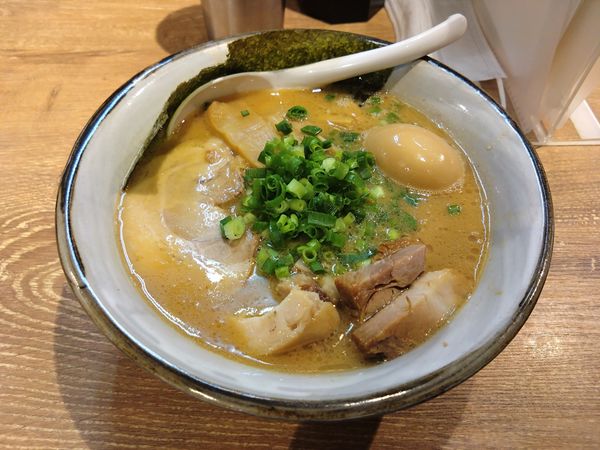 「得製らーめん」@風雲児 東京ラーメン横丁店の写真