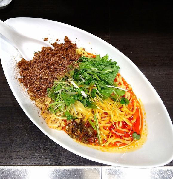 「つゆ無し担担麺(辛さ・痺れ 5) 980円」@四川担担麺 阿吽 キッテグランシェ店の写真