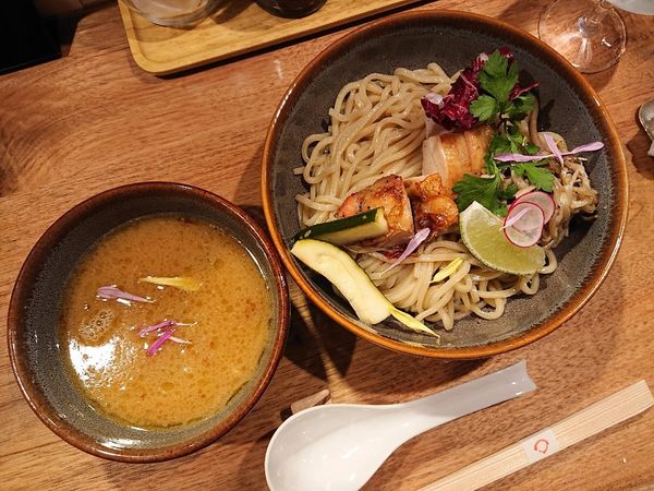 「秋香るポルチーニつけ麺 ローストチキン添え、など」@海老丸らーめんの写真
