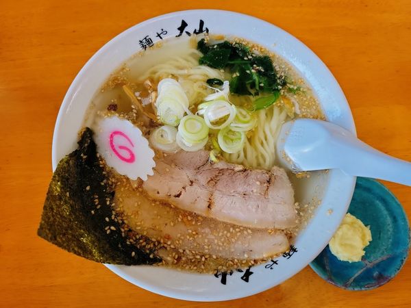 「塩らーめん+ニンニク」@青竹手打ちラーメン 麺や大山の写真