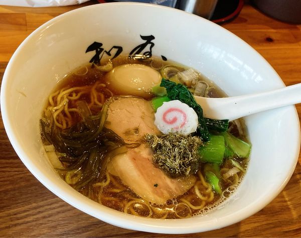 「らーめん＋とろ〜り味玉」@魚介醤油らーめん 和屋の写真