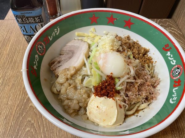 「まぜそば 玉子あり」@ジャンクガレッジ 白岡店の写真