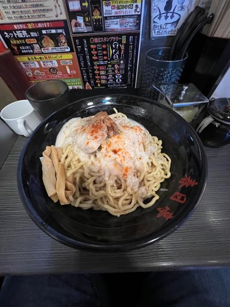 「鳥豚油そば中盛り」@油そば専門店 春日亭 秋葉原店の写真