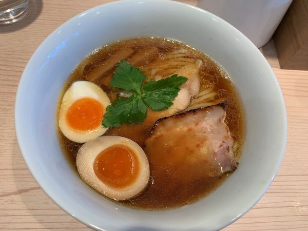 「味玉しょうゆらーめん1000円」@らーめん藁の写真