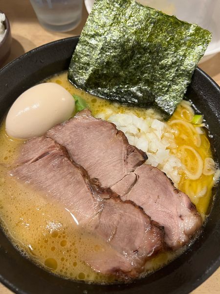 「豚骨醤油玉子ラーメン」@とんこつラーメン凰櫻の写真