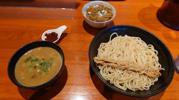「濃厚辛つけ麺と限定鶏ほぐしカレー丼」@中華そば 輝羅の写真