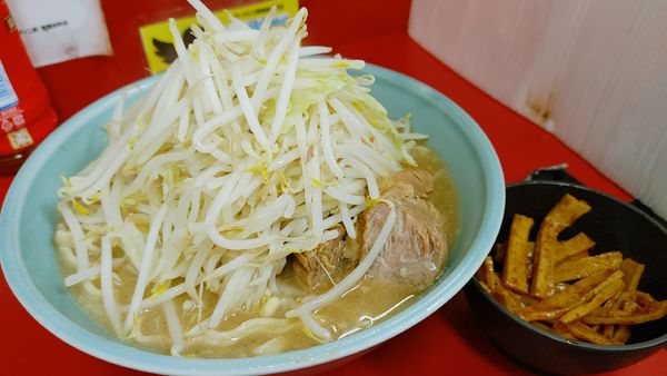 「大ラーメン・メンマ(ヤサイマシ)￥1,000」@ラーメン二郎 新宿歌舞伎町店の写真