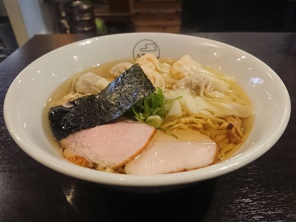 「特製ワンタン麺(白だし・平打ちちぢれ麺)」@八雲の写真