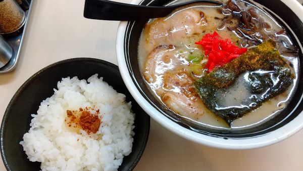 「ラーメン＋サービスライス(¥720)」@とんこつラーメン 一番星 名駅店の写真
