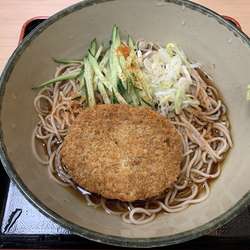冷やしコロッケそば 490円