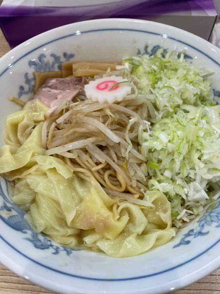 「油そば ワンタン ネギ」@らーめん 高尾の写真