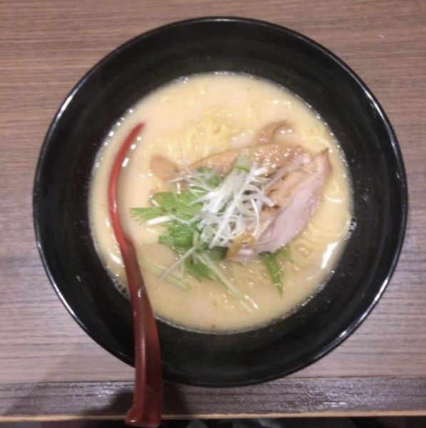 「濃厚鶏白湯らあめん」@麺屋 ゆうすけの写真