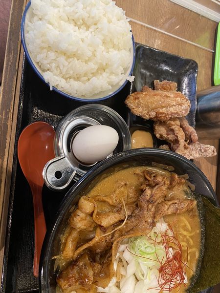 「炙り豚バラマルキン味噌ラーメン880円？他セット」@マルキン本舗 東松山店の写真