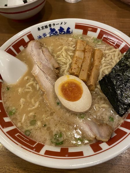 「東京豚骨ラーメン？」@屯ちん 池袋西口店の写真
