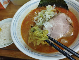 「味噌オロチョンラーメン(辛さ4倍)(無料半ライス)(910)」@赤レンガの写真