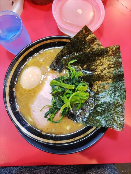 「ラーメン+たまご」@家系ラーメン とらきち家の写真