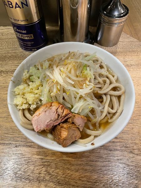 「ラーメン(800円)カラメニンニク」@MEN YARD FIGHTの写真