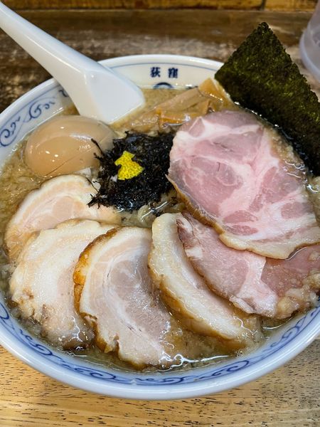 「背脂煮干ラーメン 特製」@二葉 上荻店の写真