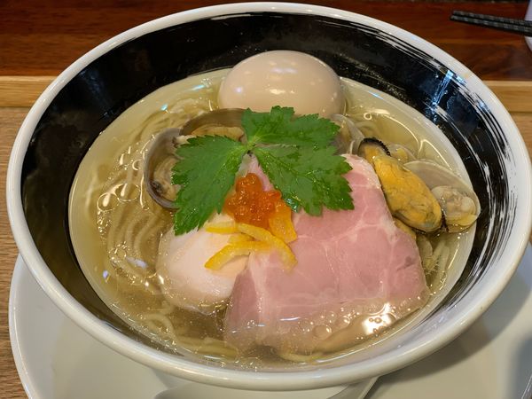 「貝とムール貝の汐そば＋半熟味玉」@麺処しろくろの写真