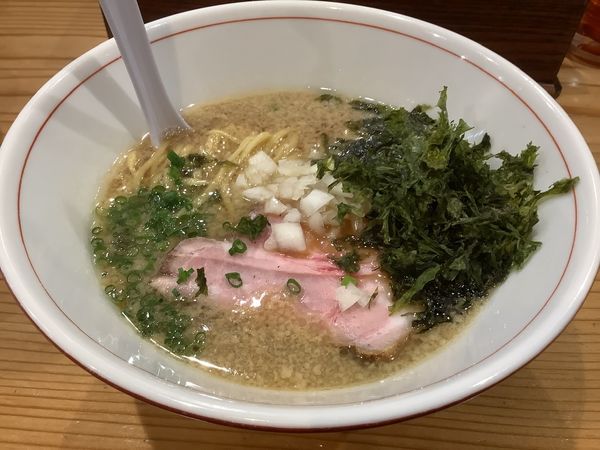 「煮干し背脂らーめん 850円」@城下町 どすんの写真