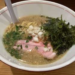 煮干し背脂らーめん　850円