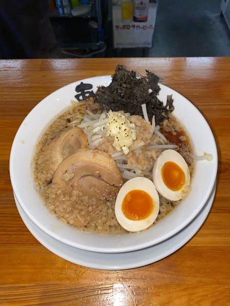 「アラキケンジロウ。得大盛にんにく¥1,020円(期間限定)」@ニボチャチャ！！ラーメン あらき軒の写真