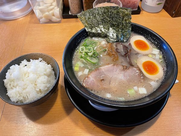 「味玉ラーメン」@九州らーめん 學金の写真