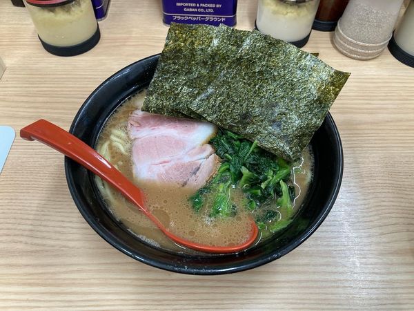 「ほうれん草増しラーメン並」@横浜ラーメン 武蔵家 御茶ノ水店の写真