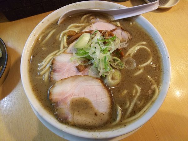 「濃い中華そば　650円」@西中華そば店の写真