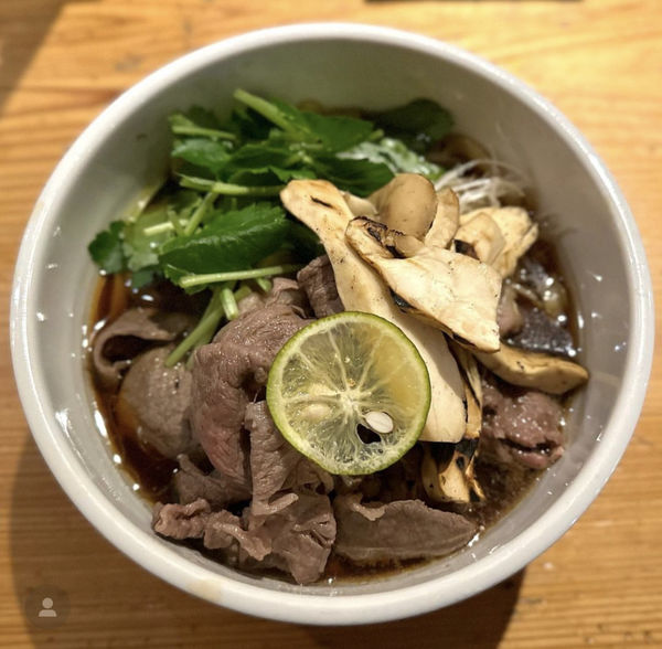 「黒毛和牛松茸の醤油そば」@麺処 図鑑の写真